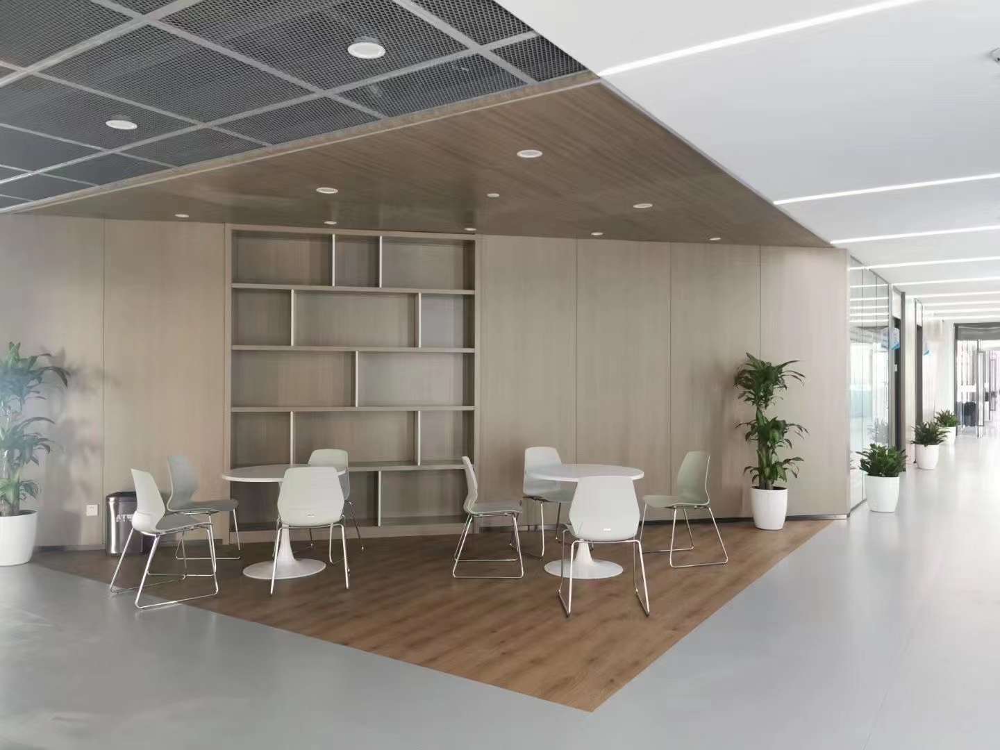 办公家具工程案例之洽谈区